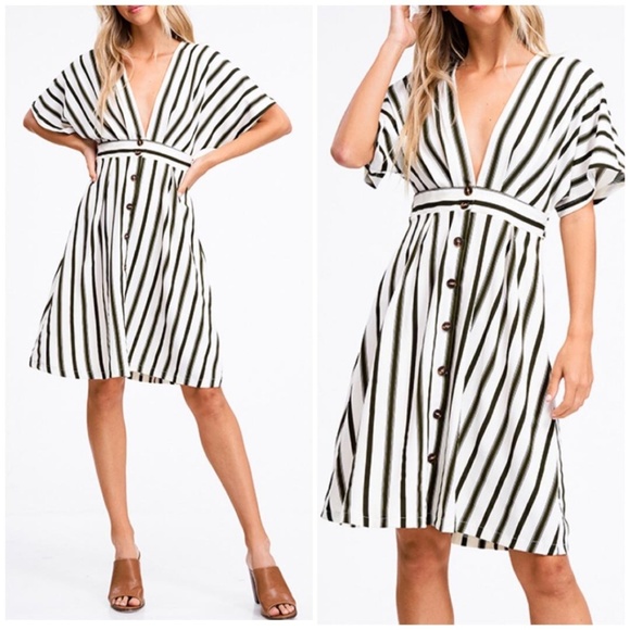 LAST ONE❗CHARLOTTE RUSSE Kimono Striped Midi Dress - Picture 2 of 8